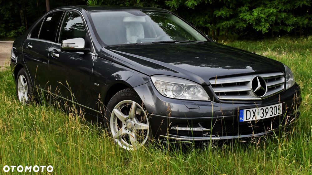 Mercedes-Benz Klasa C 180 CGI Automatik BlueEFFICIENCY Avantgarde - 3
