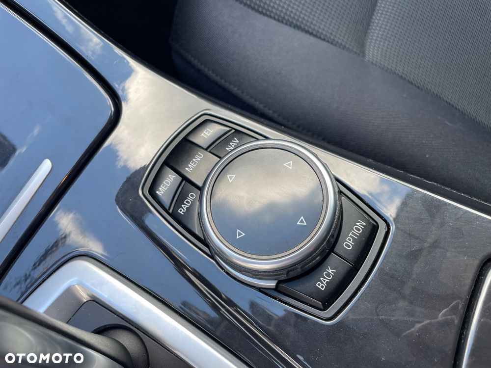 BMW Seria 5 525d Luxury Line - 22