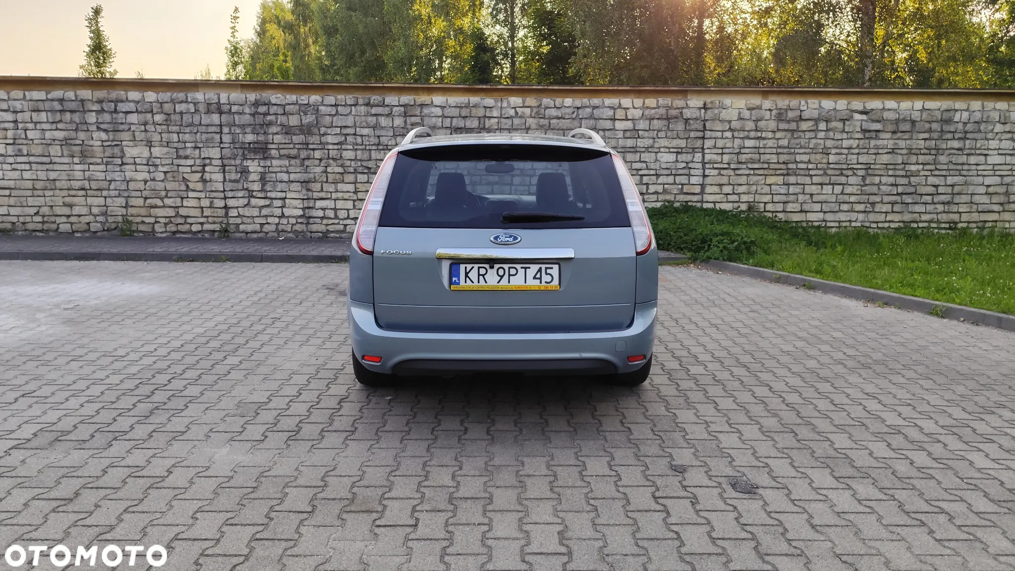 Ford Focus Turnier 2.0 16V Titanium - 6