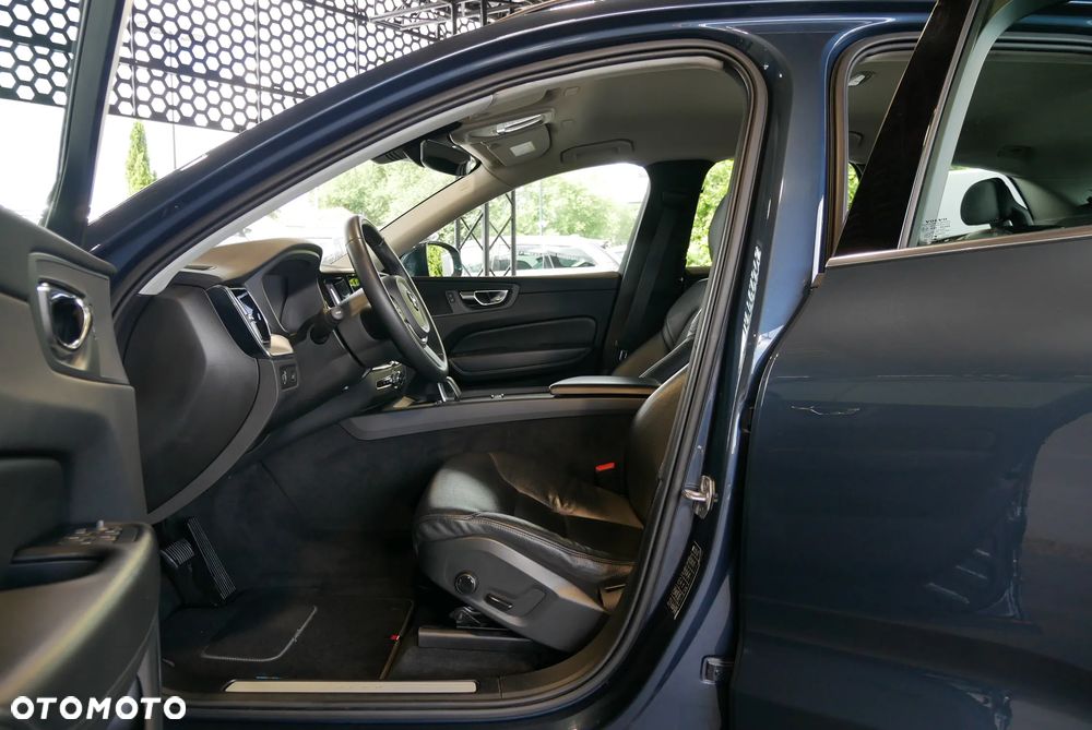 Volvo XC 60 B4 D Momentum Pro - 8