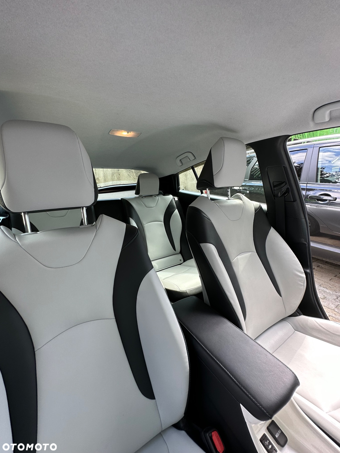 Toyota Prius 1.8 Hybrid Premium - 22