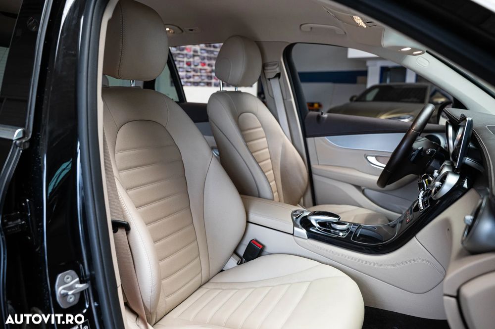 Mercedes-Benz GLC 250 4Matic 9G-TRONIC AMG Line - 30
