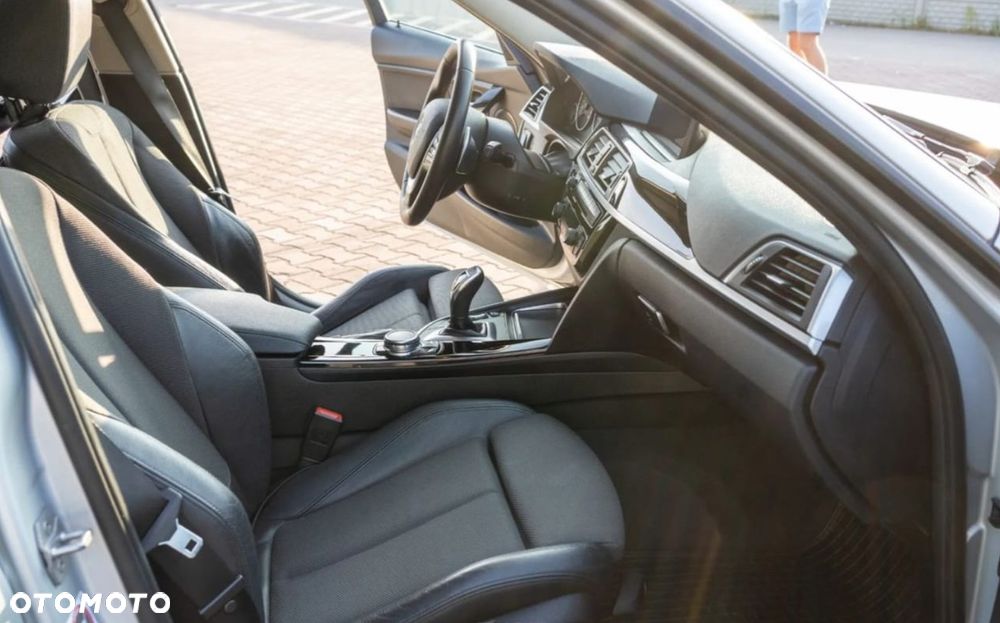BMW Seria 3 320d xDrive Advantage sport - 21
