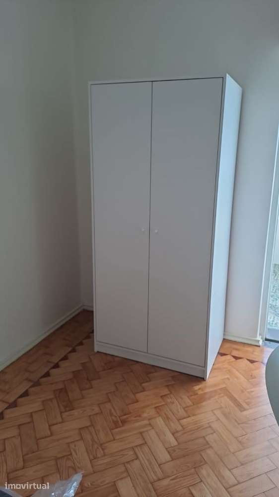 Quarto centro Carcavelos 450 euros com agua, luz e gás incluído - Grande imagem: 3/6