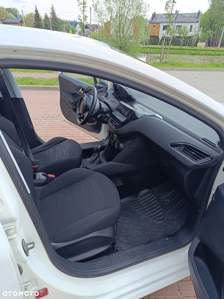 Peugeot 208 1.4 HDi Active - 8