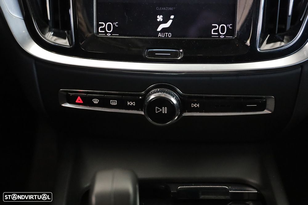 Volvo V60 2.0 B4 Momentum Plus Geartronic - 21