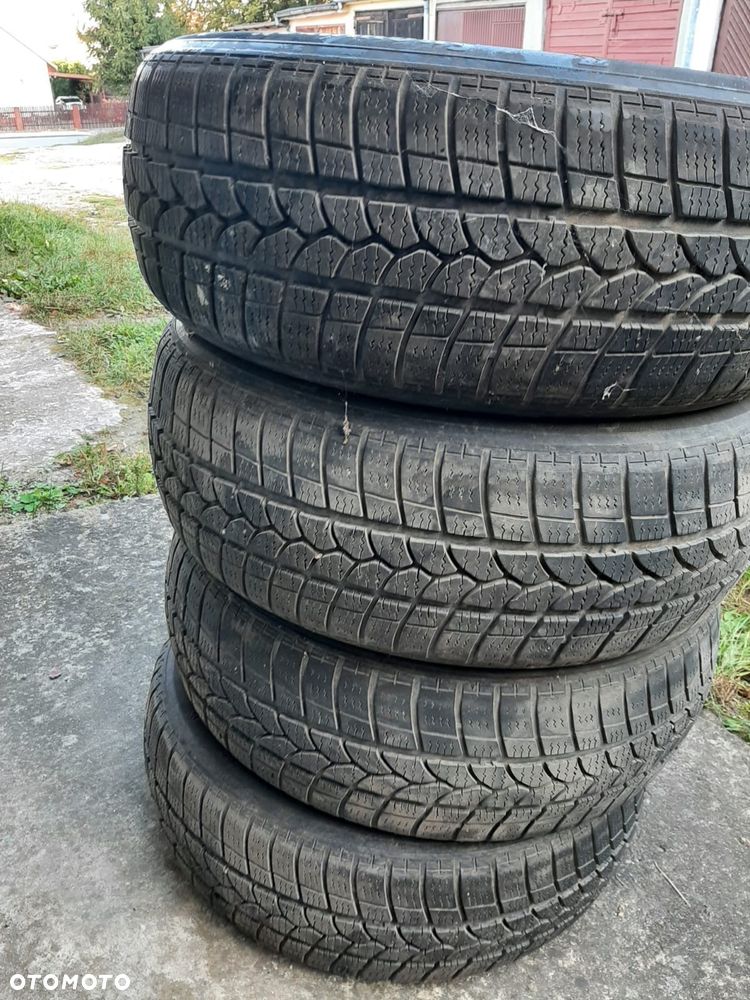 Opony zimowe KORMORAN 205/60 R16 - 2