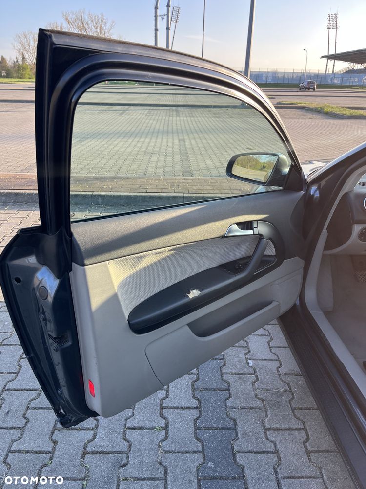 Audi A3 3-drzwiowe 1.6 Attraction - 11