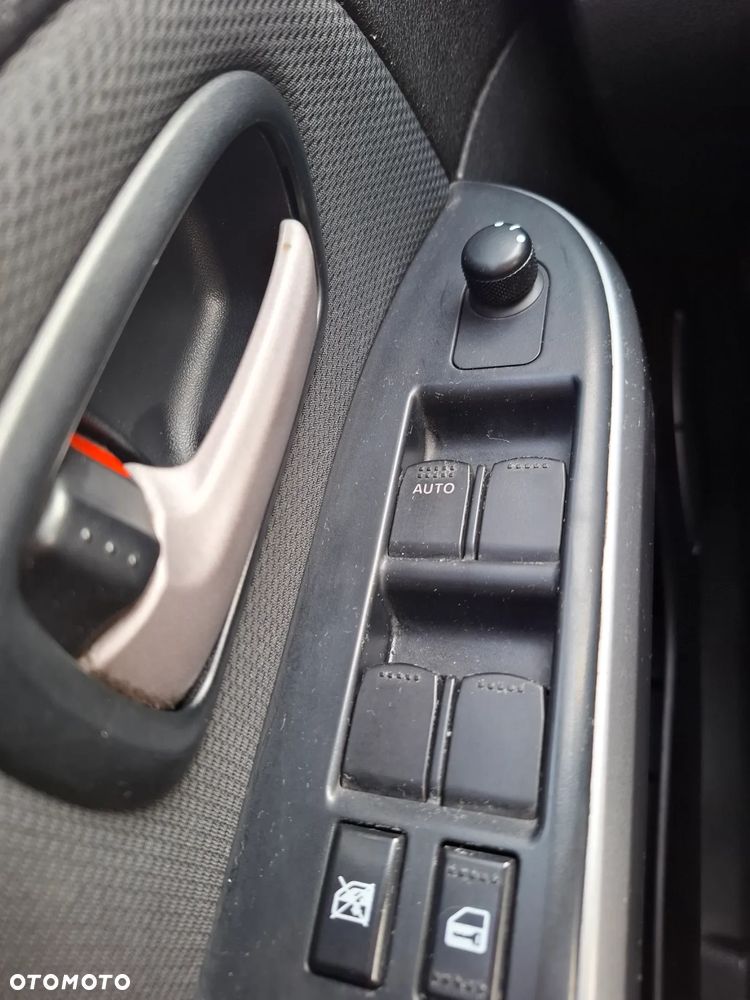 Suzuki Grand Vitara 2.0 - 19