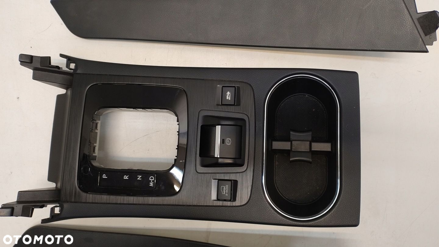 SUBARU LEGACY OUTBACK V TUNEL ŚRODKOWY RAMKA KUBEK - 4