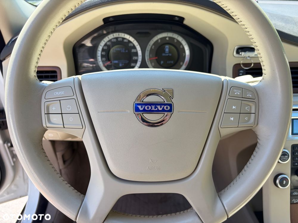 Volvo XC 70 - 22