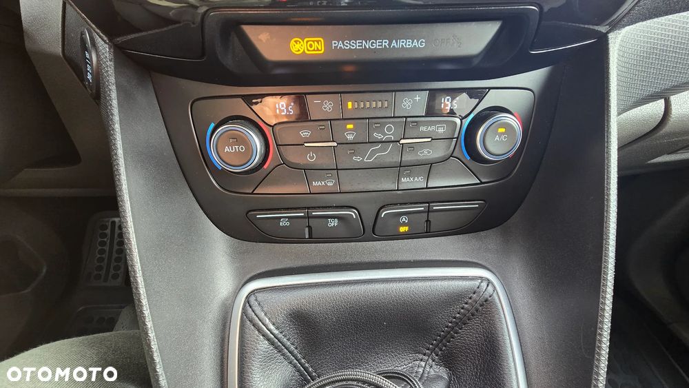 Ford Tourneo Connect - 21