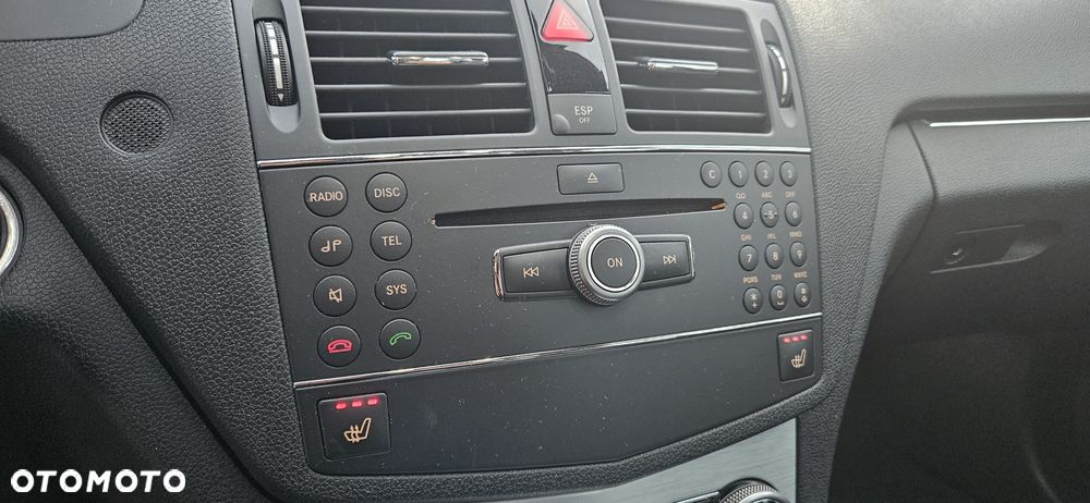 Mercedes-Benz Klasa C 180 BlueEFFICIENCY Avantgarde - 36