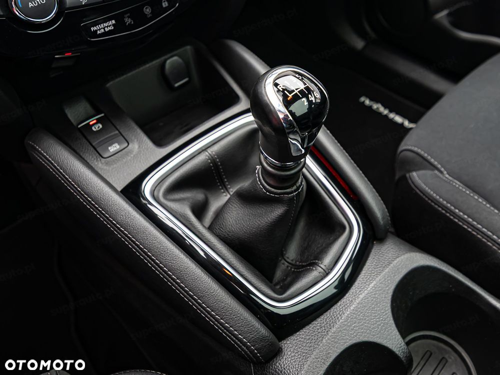 Nissan Qashqai 1.3 DIG-T N-Connecta - 20