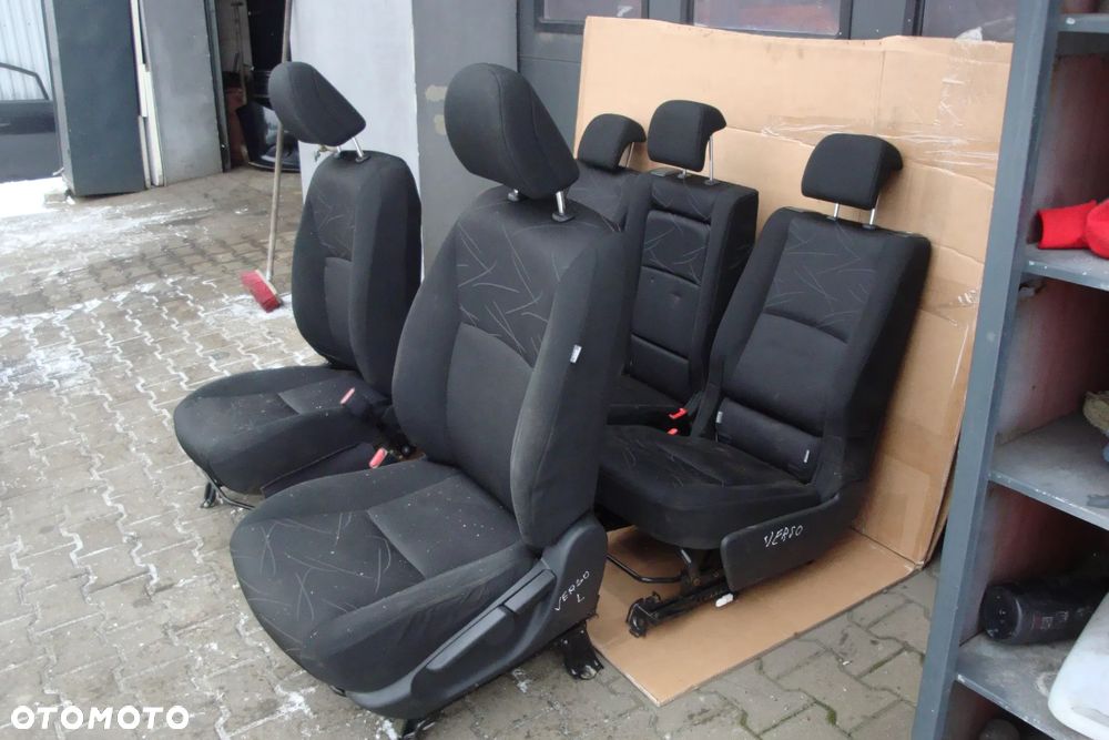 TOYOTA VERSO 09-  fotele przod + tyl wersja 5 osobowa - 7