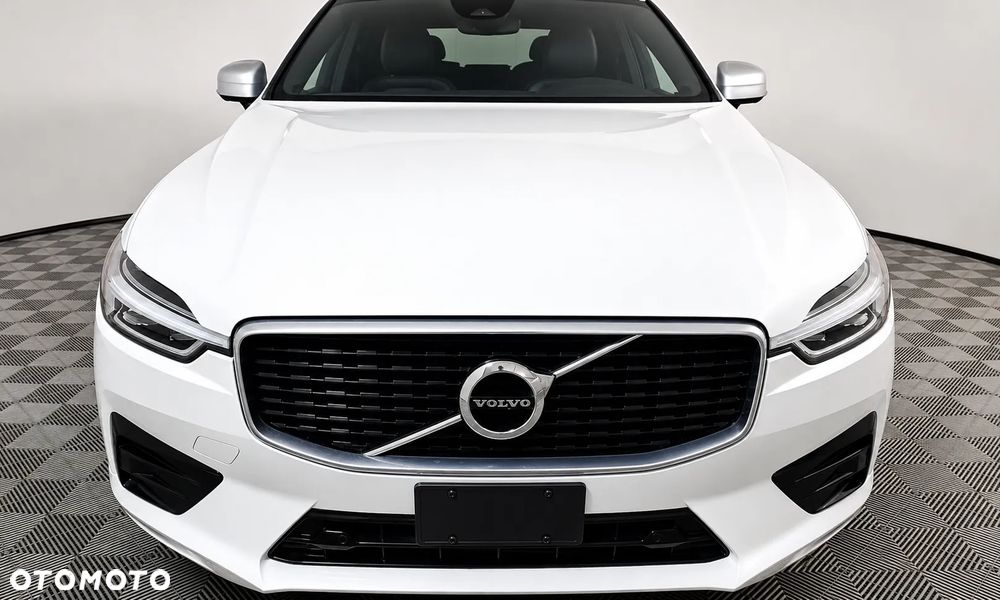 Volvo XC 60 T5 R-Design - 3