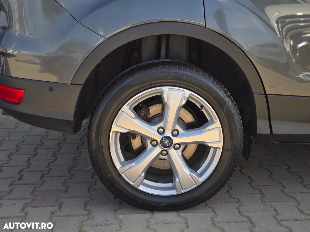 Ford Kuga - 36