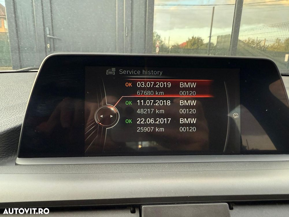 BMW Seria 1 116i - 24