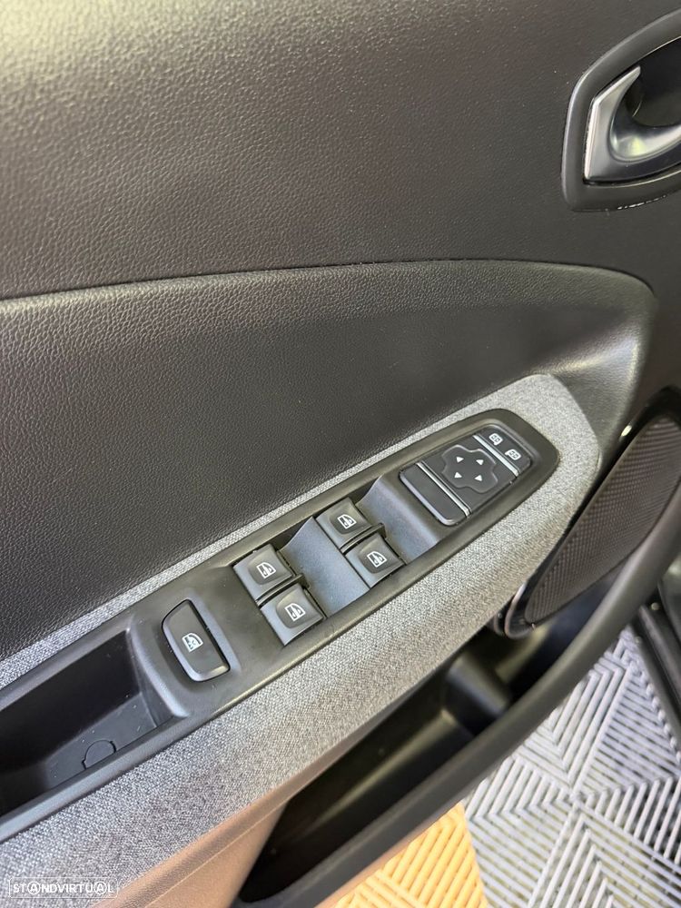 Renault Zoe - 11