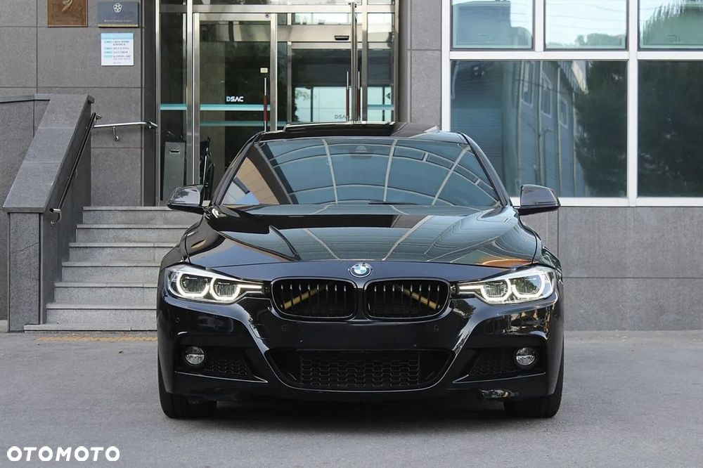 BMW Seria 3 330i xDrive Sport Line - 3