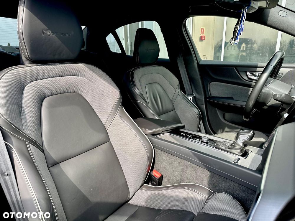 Volvo S60 T4 R-Design - 11