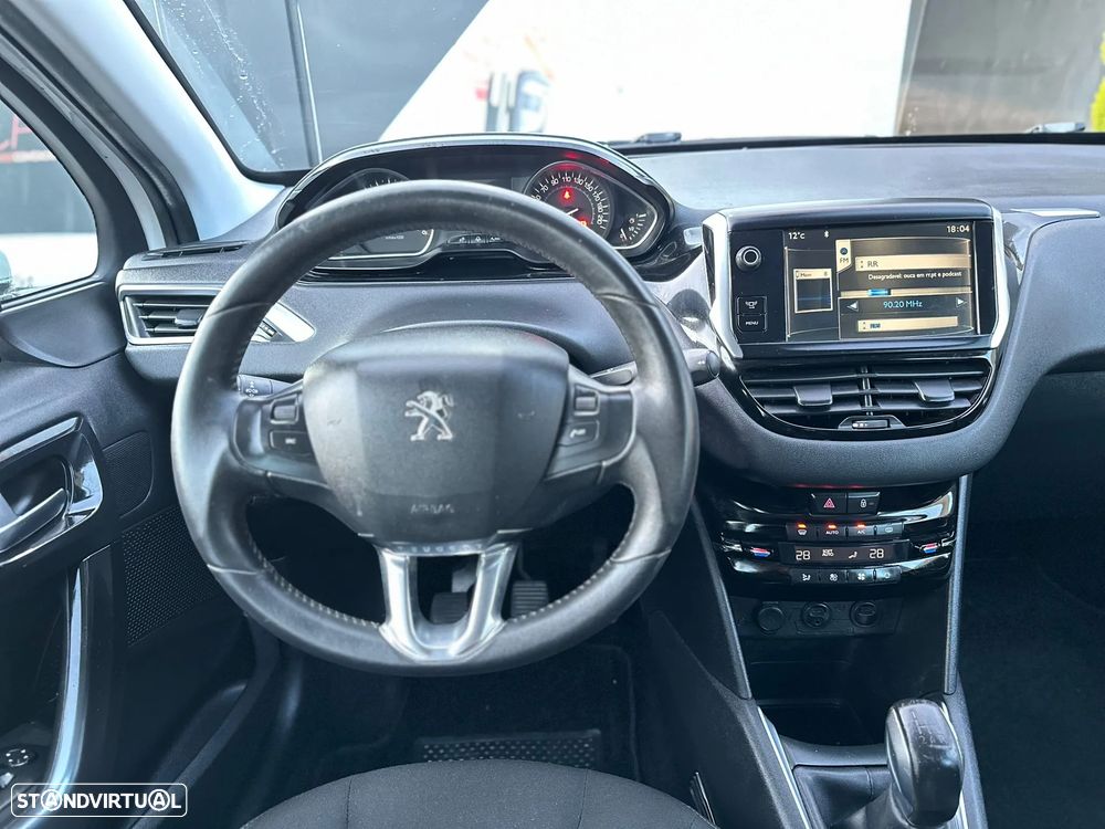 Peugeot 208 e-HDi 92 Stop&Start Style - 14