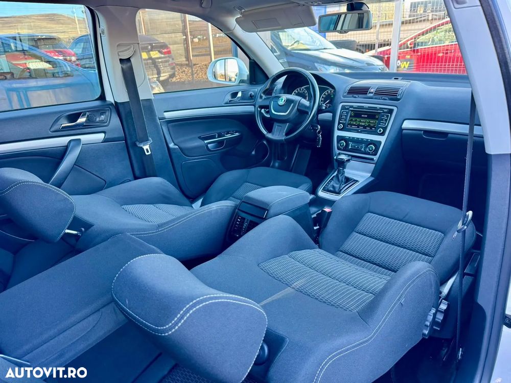 Skoda Octavia 2.0 TDI DSG Elegance - 22