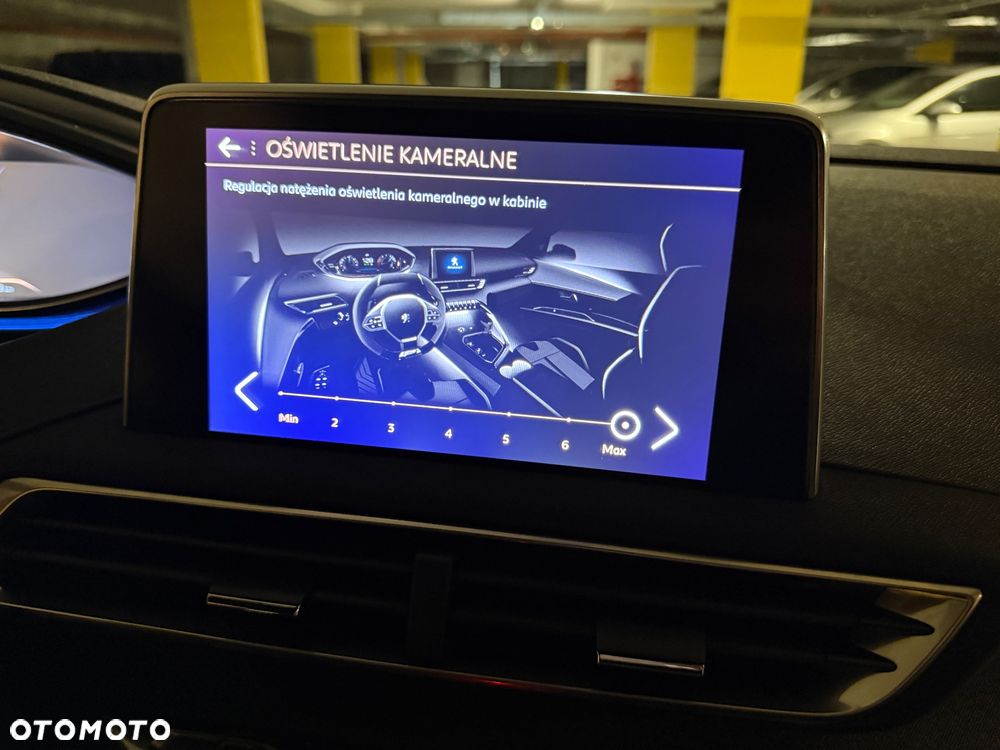 Peugeot 5008 THP 165 EAT6 Allure - 20