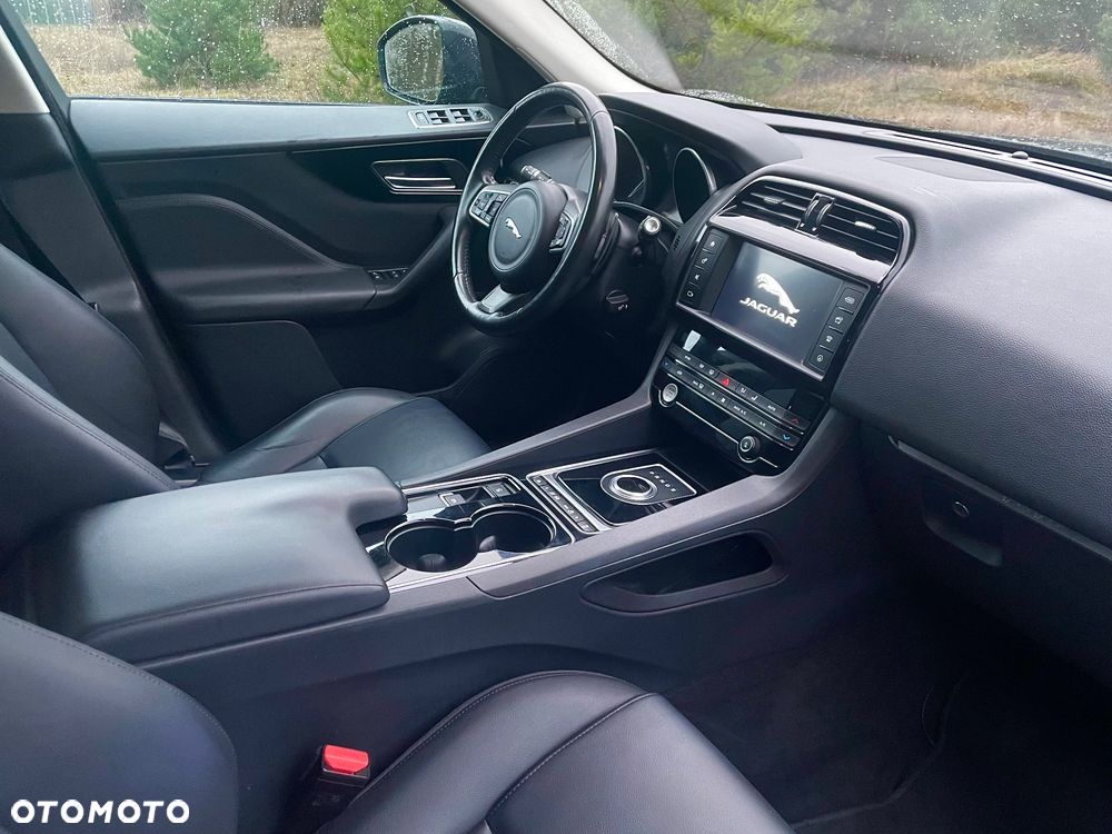 Jaguar F-Pace S AWD - 11