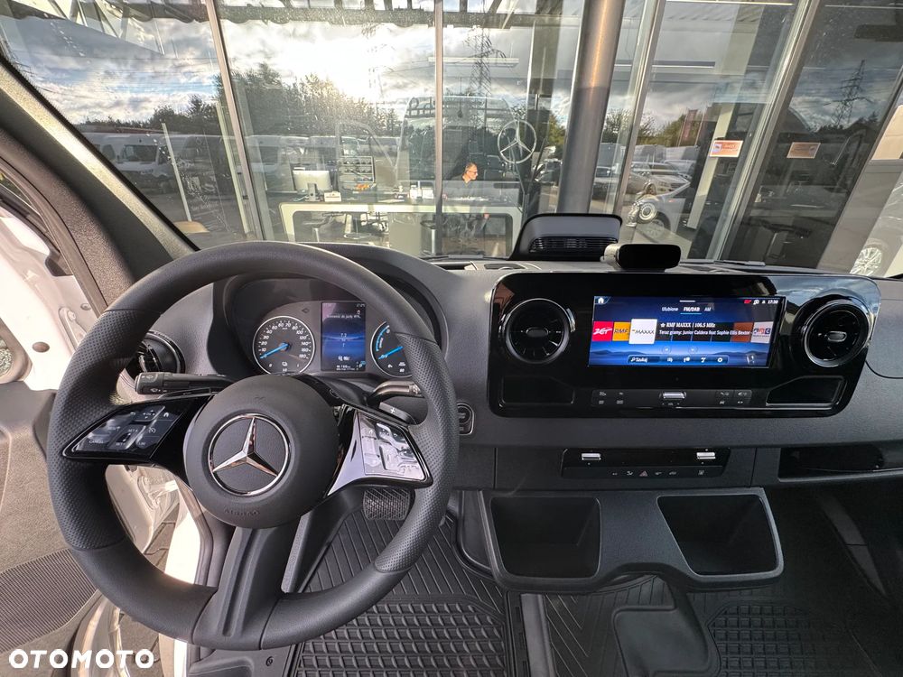 Mercedes-Benz eSprinter - 22