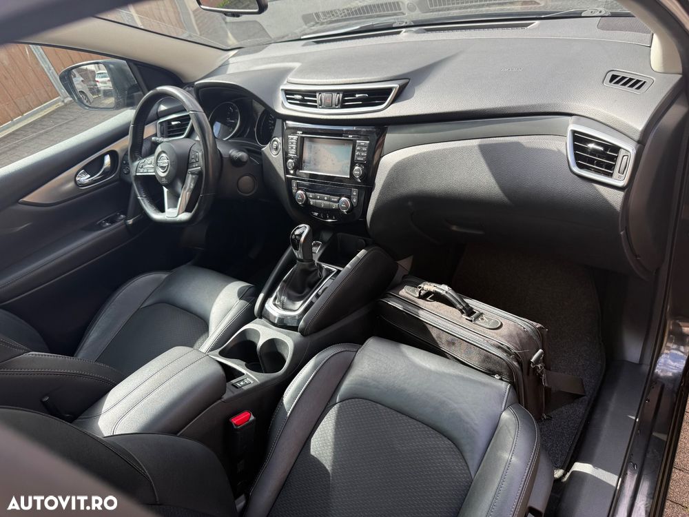 Nissan Qashqai 1.6 DCI Start/Stop X-TRONIC Tekna - 17