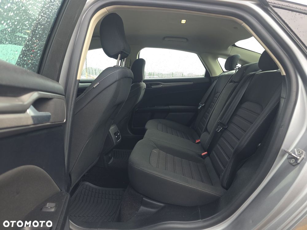 Ford Fusion - 13