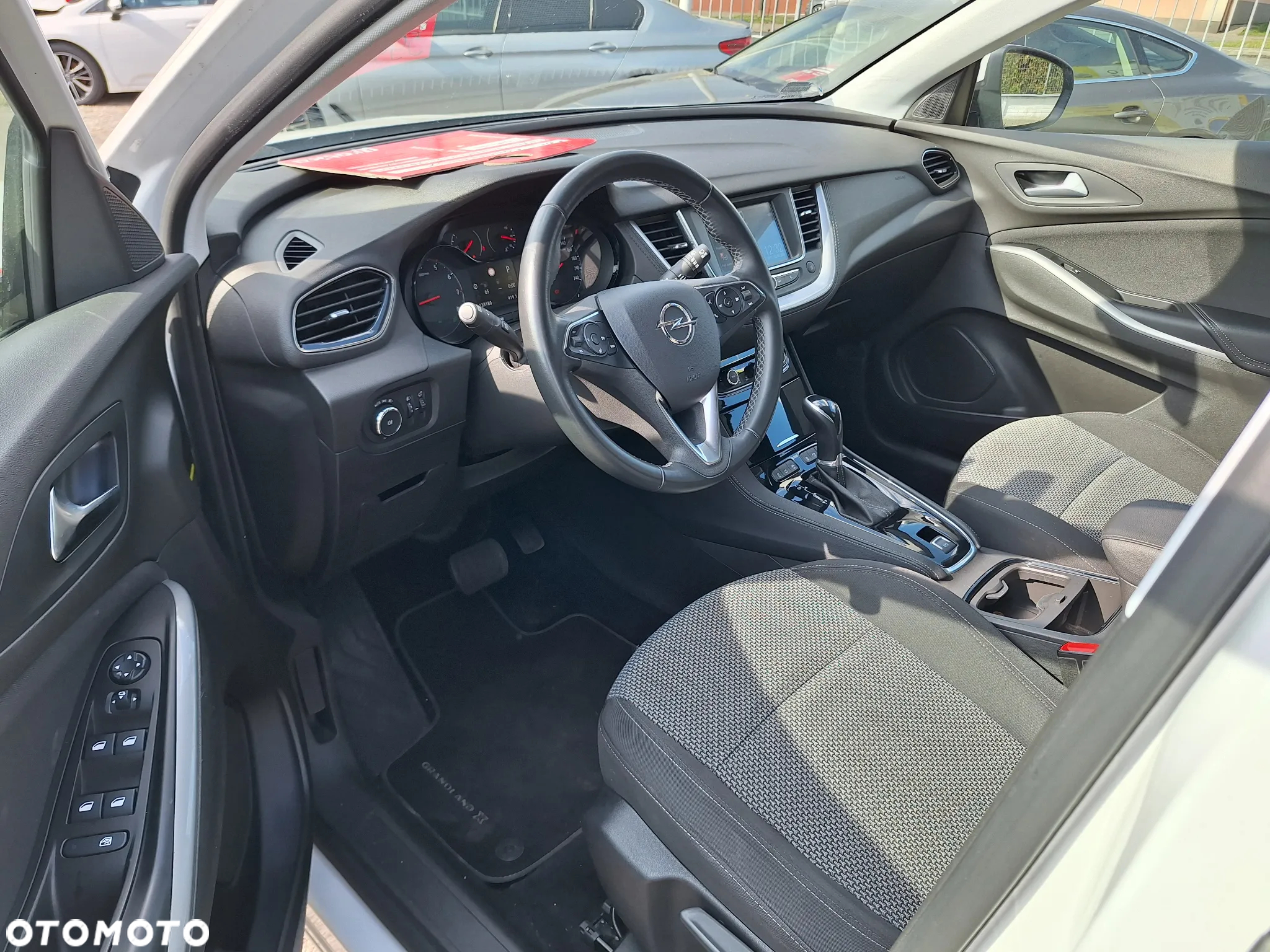Opel Grandland X 1.2 T GPF Enjoy S&S - 10