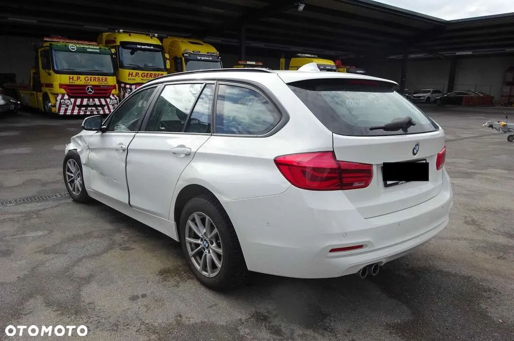 BMW Seria 3 320d Touring xDrive - 3