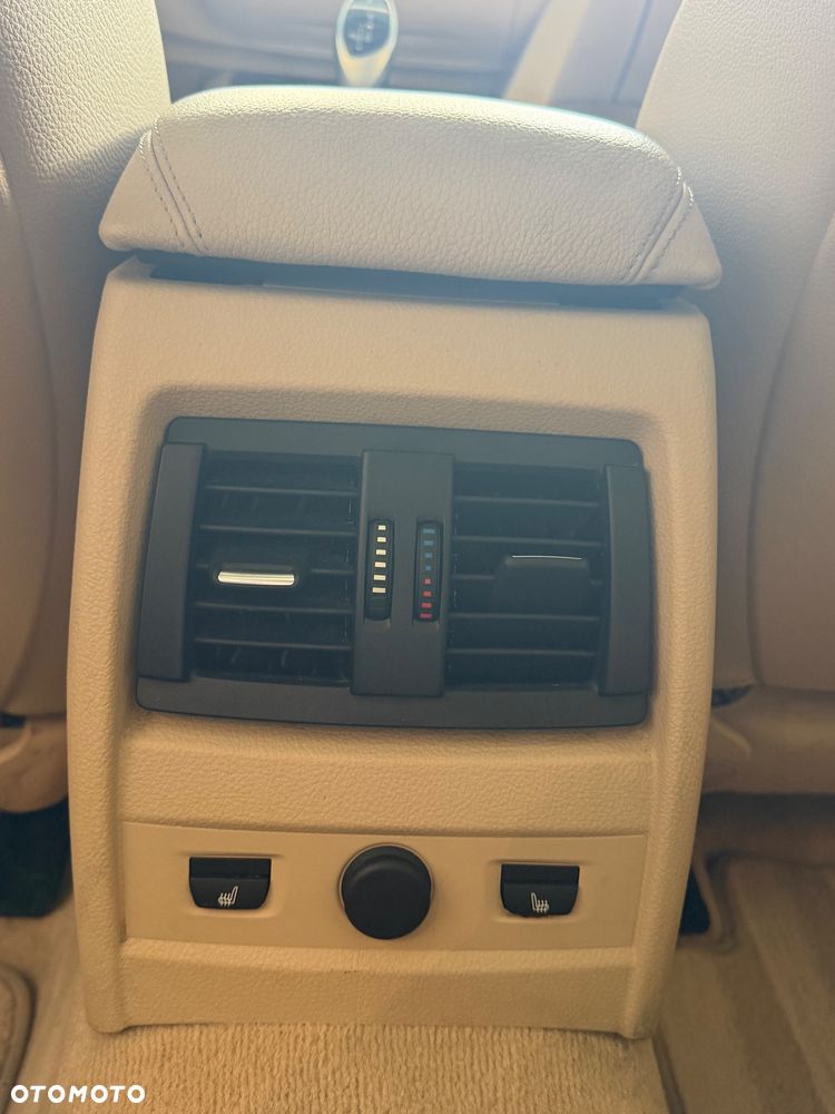 BMW Seria 3 328i xDrive Luxury Line - 39