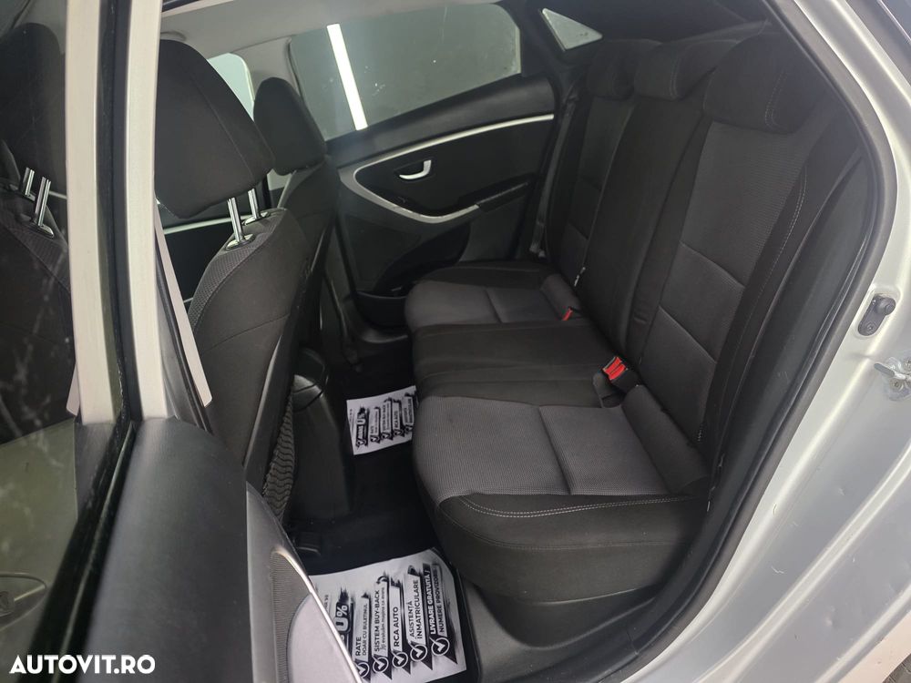 Hyundai i30 1.4 CRDi Comfort - 8