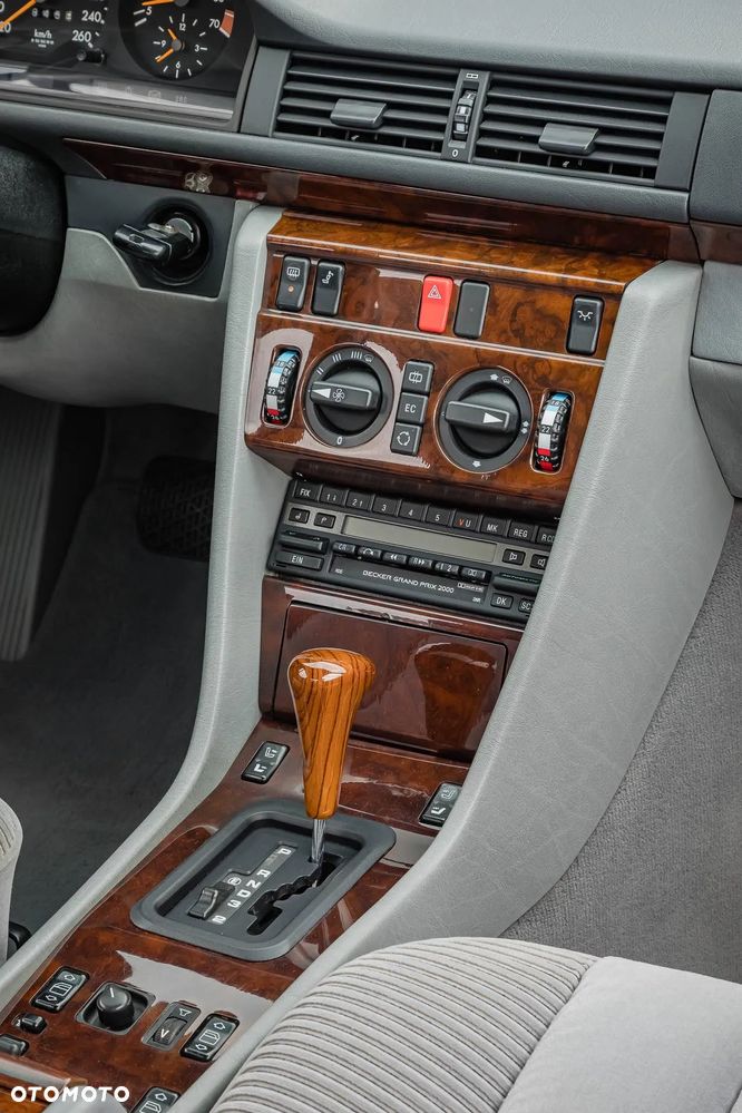 Mercedes-Benz W124 (1984-1993) - 16