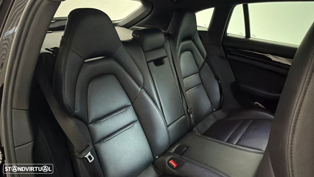 Porsche Panamera Sport Turismo 4 E-Hybrid 10 Years Edition - 12