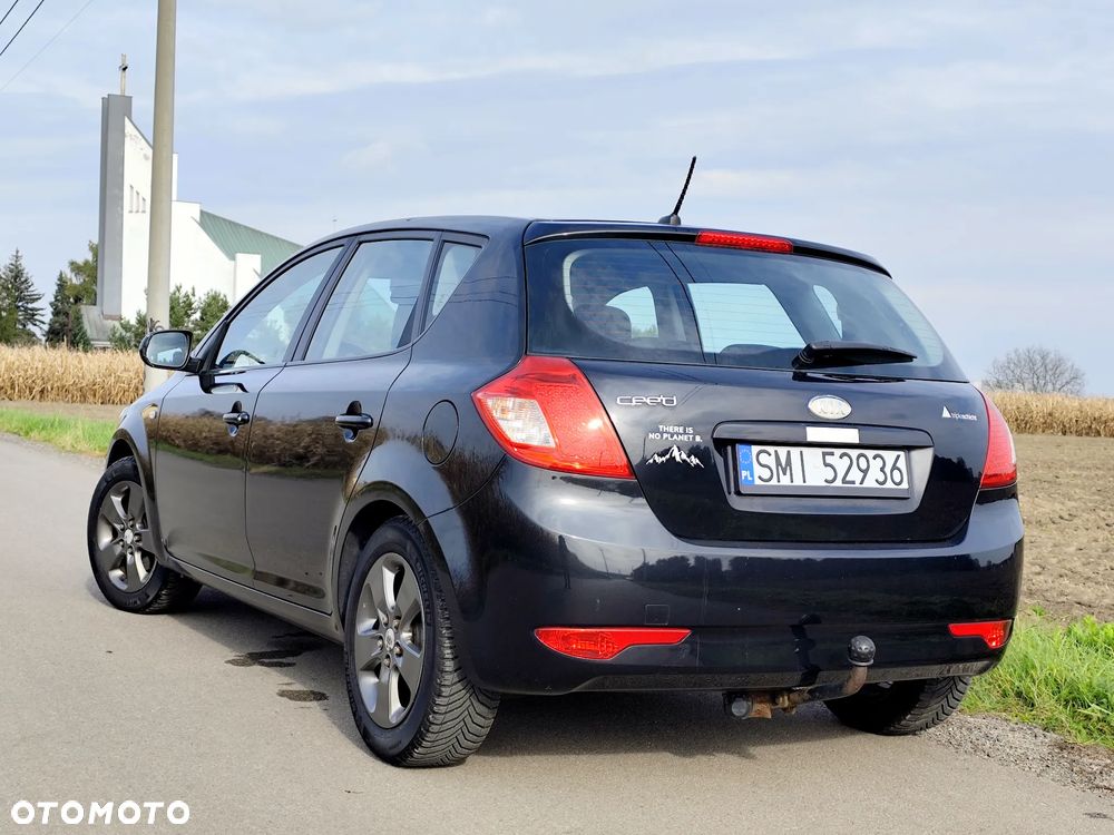 Kia Ceed 1.4 CVVT Attract - 17