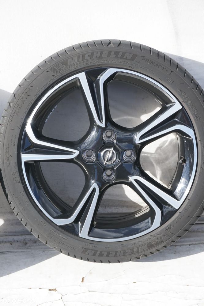 Opel corsa F 4x108 17 7J Michelin 205 45 17 - 4