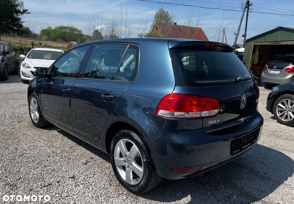 Volkswagen Golf - 6
