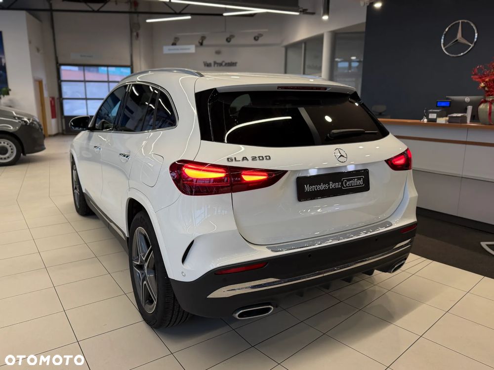 Mercedes-Benz GLA 200 AMG Line - 8