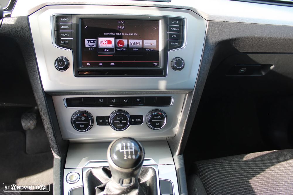 VW Passat Variant 2.0 TDi Confortline - 14