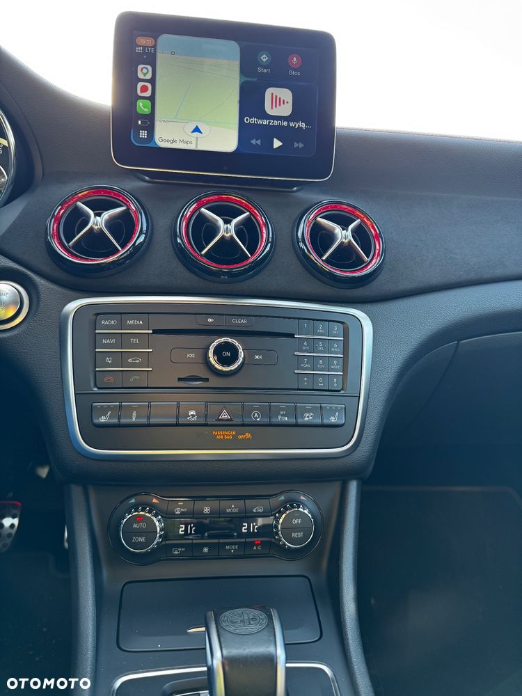 Mercedes-Benz GLA - 24