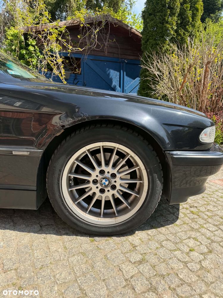BMW Seria 7 740i - 5
