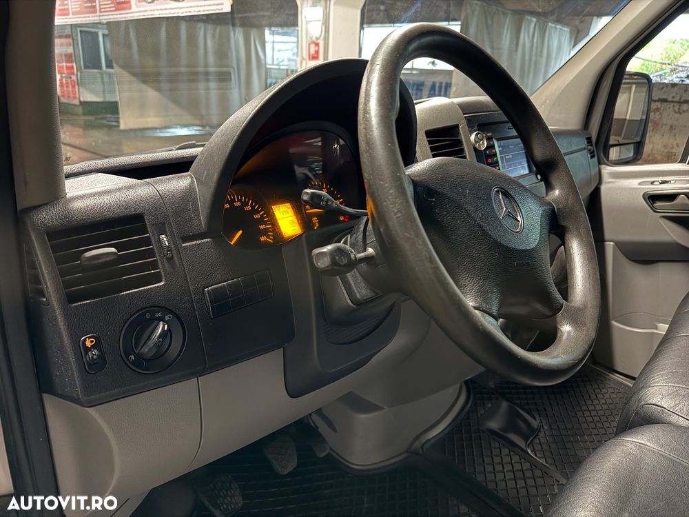 Mercedes-Benz Sprinter - 9