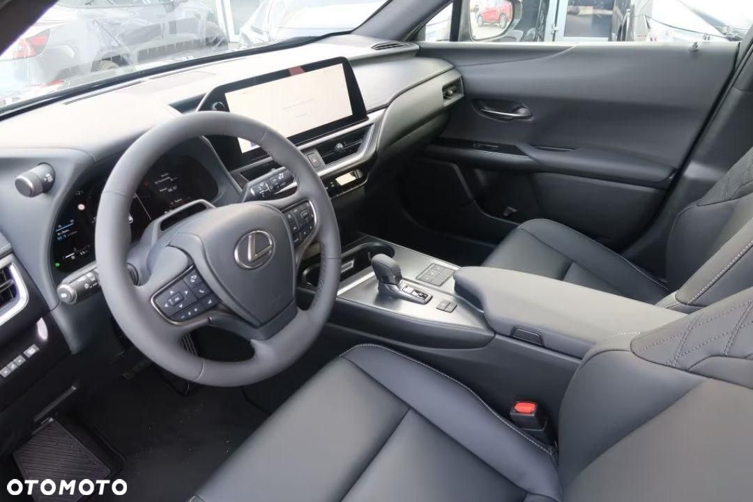 Lexus UX - 8