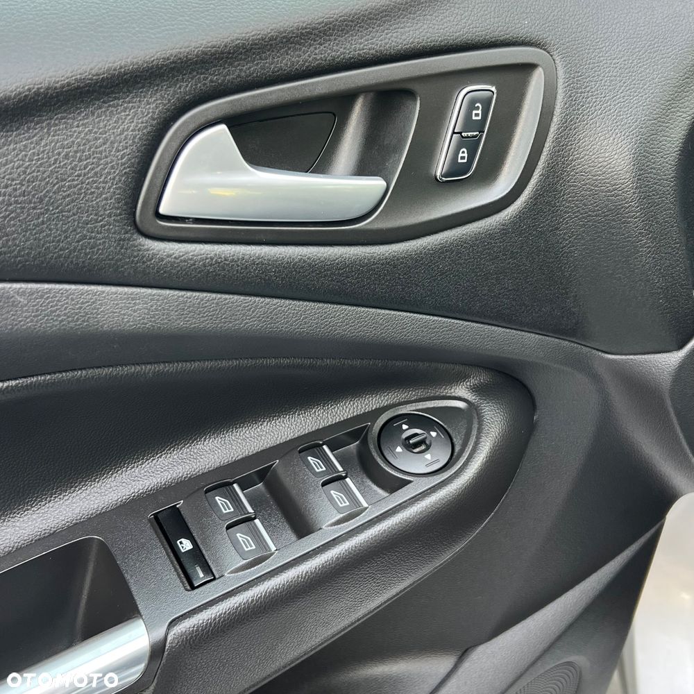 Ford Kuga 1.5 EcoBoost 2x4 Titanium - 21