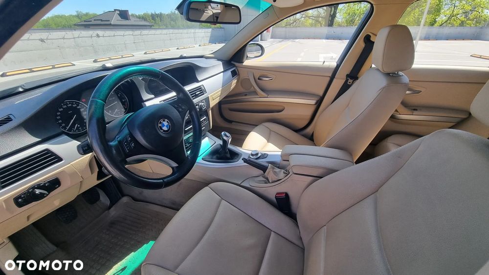 BMW Seria 3 318i - 12