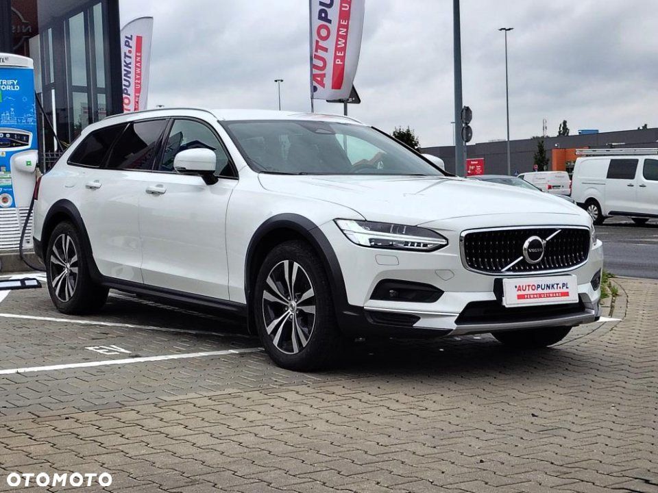Volvo V90 Cross Country - 4